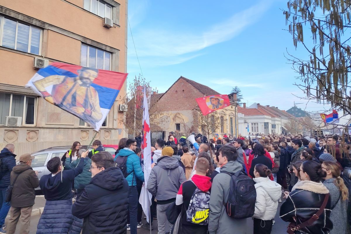 Protest ispred Školske uprave (ilustracija)