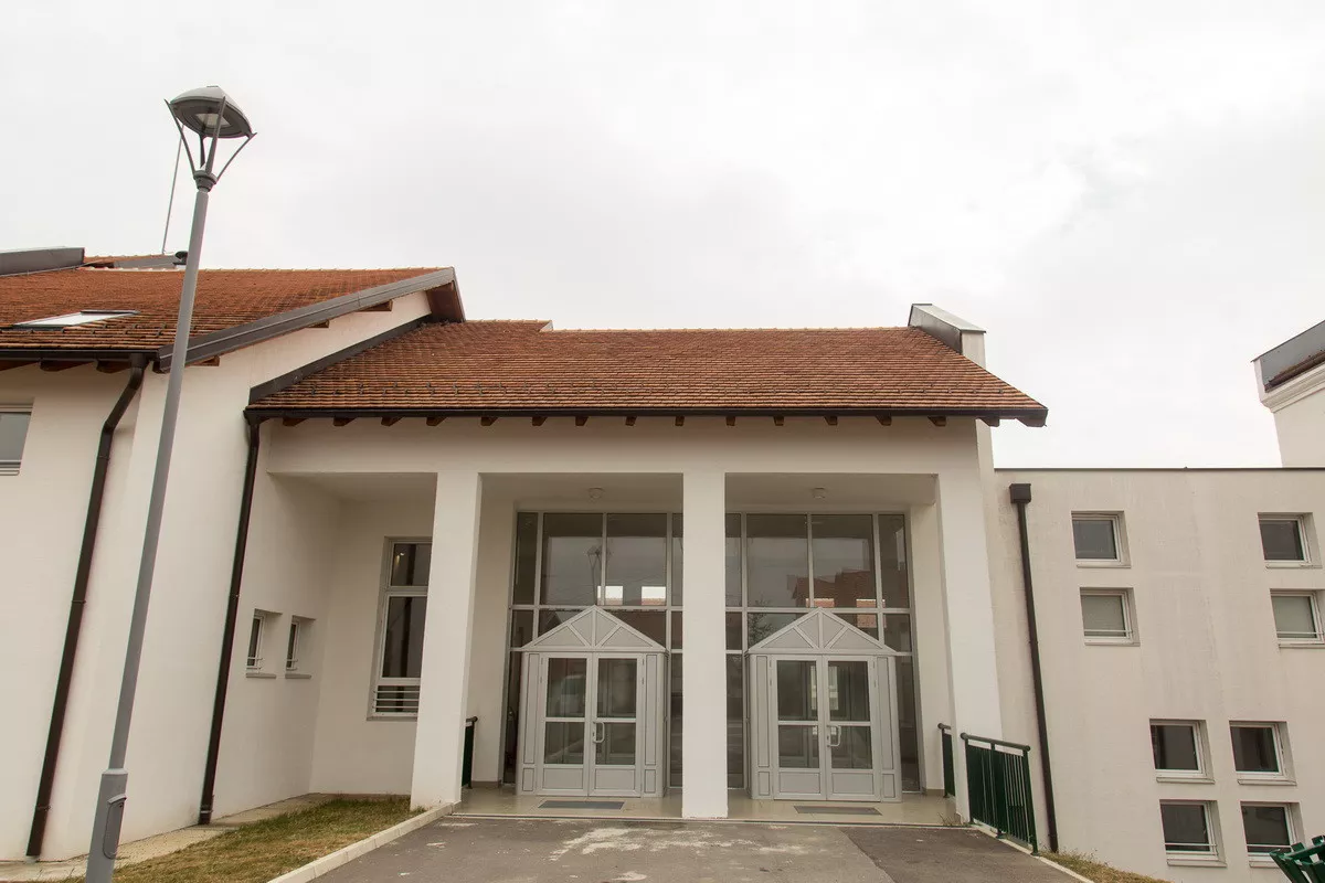 Šesta osnovna škola