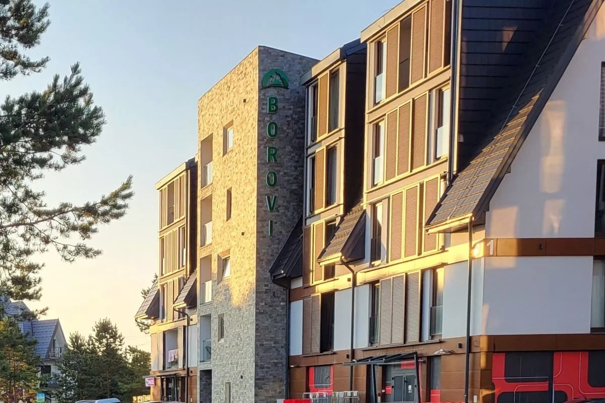 Apartmani Borovi 1 i 2