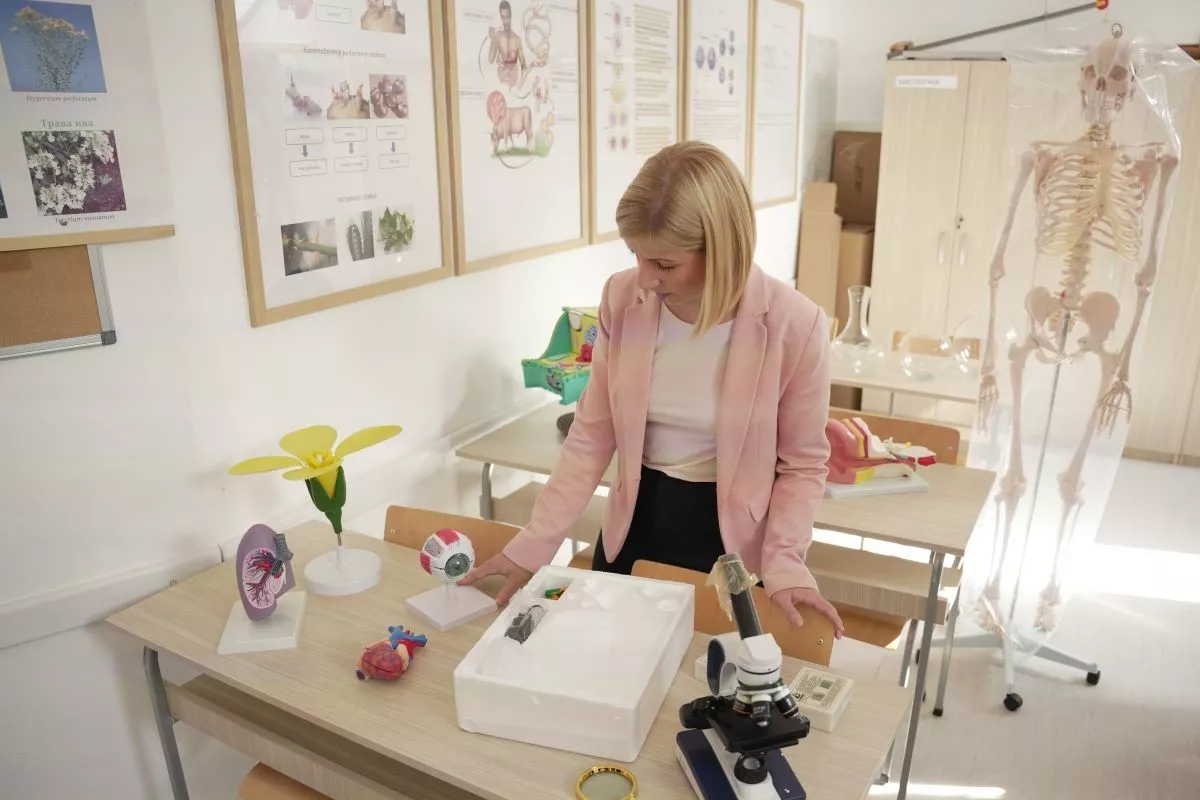 Opremljen kabinet biologije