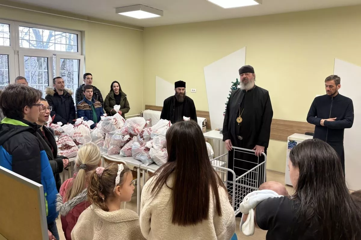 Episkop Isihije uručio darove