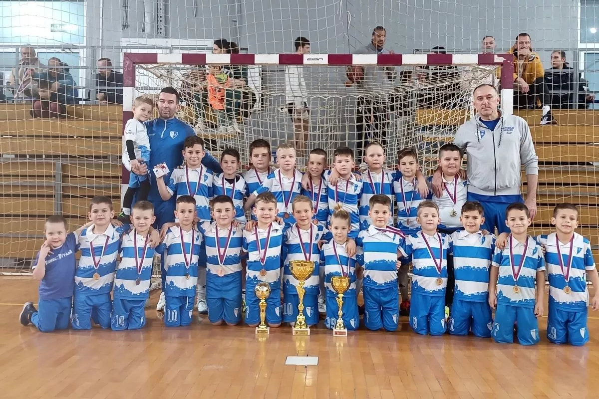 Članovi najboljih ekipa škole fudbala Tešnjar (2017. godište)