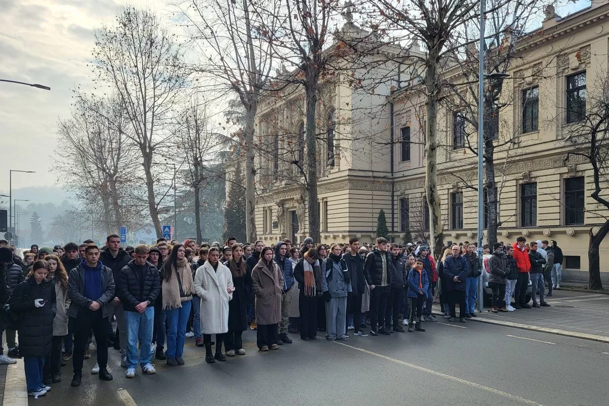 23 minuta tišine ispred Gimnazije