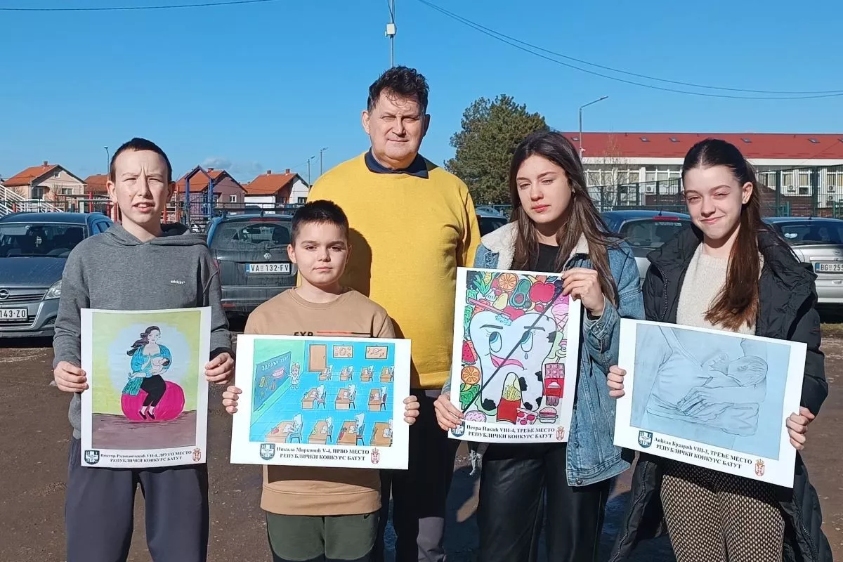 Profesor i nagrađeni učenici