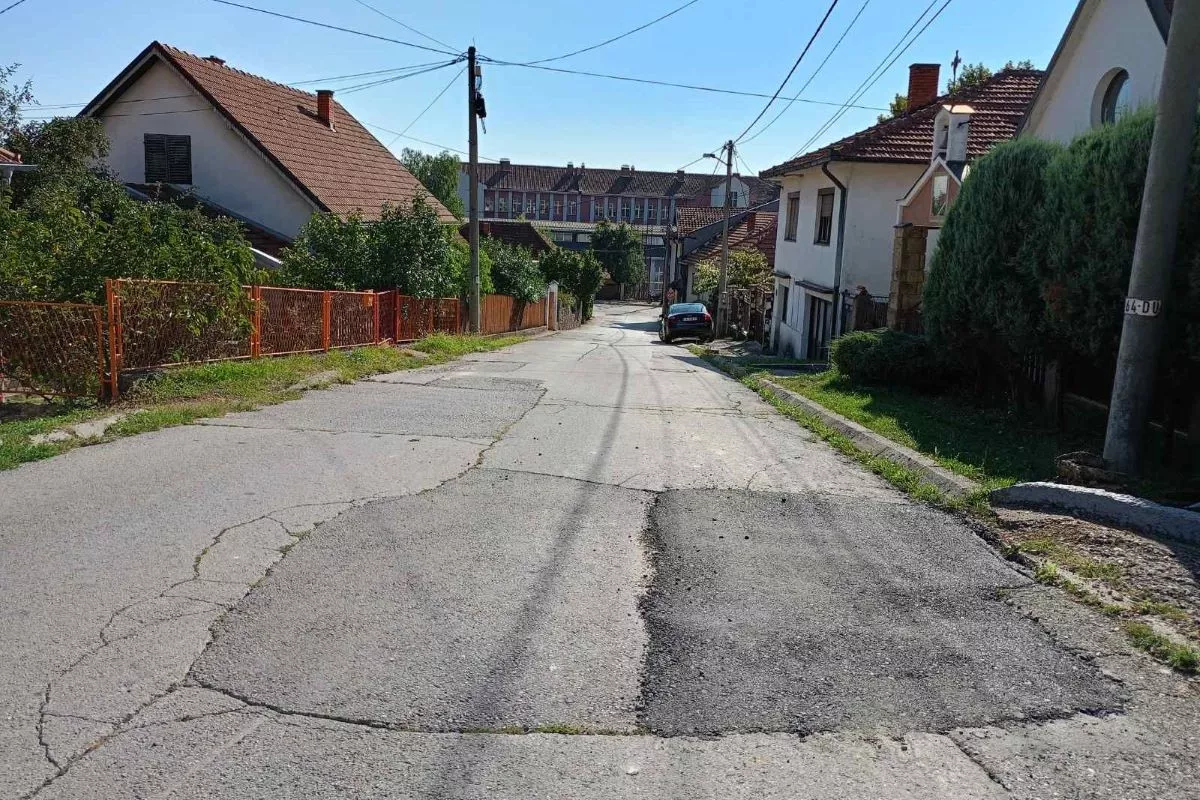 Asfaltirano oštećenje u UliciZeke Buljubaše