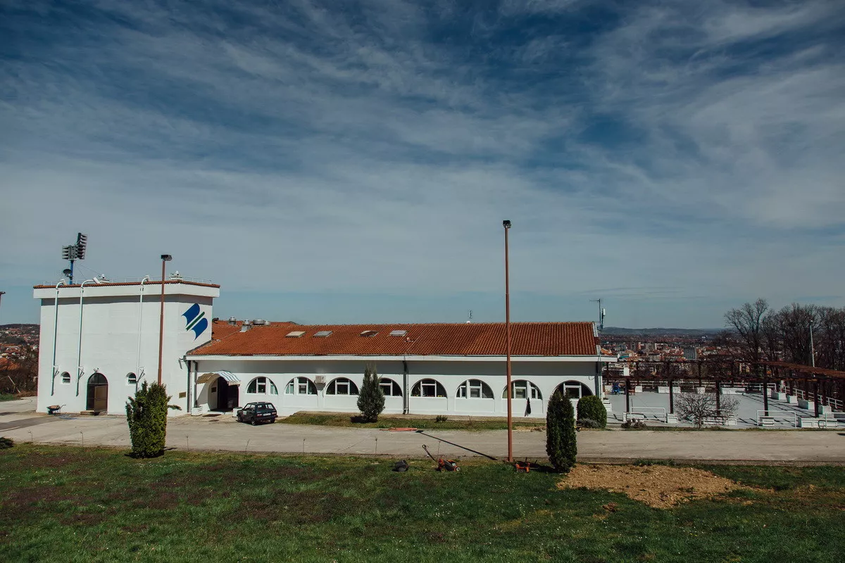 Fabrika vode na Pećini