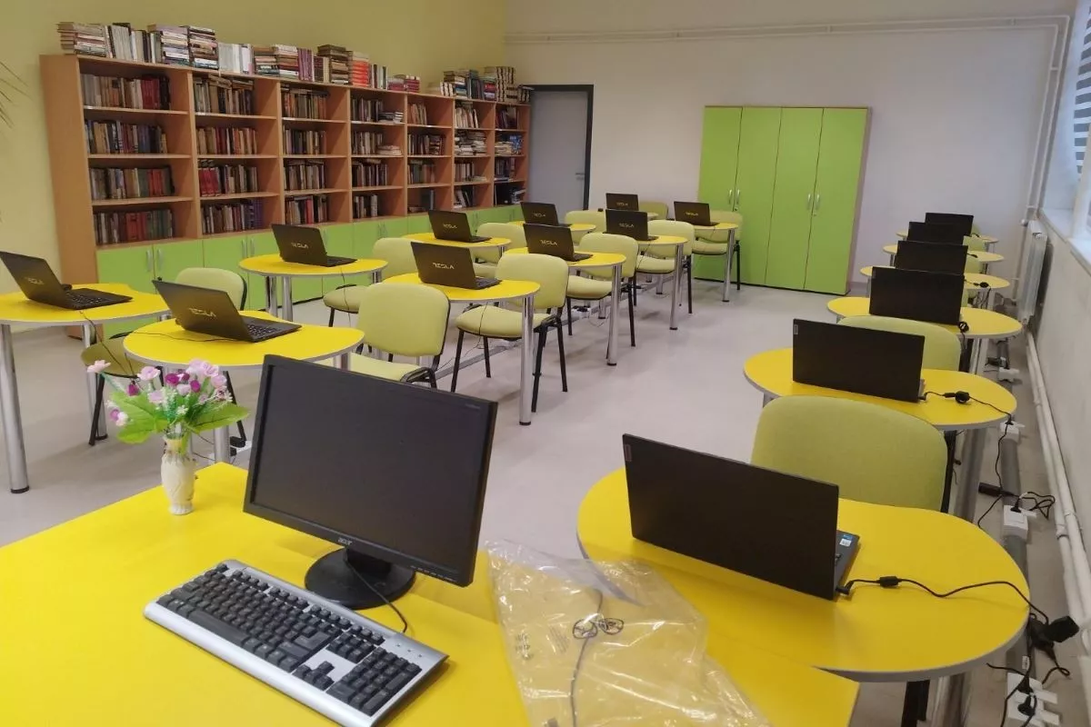 Biblioteka u Srednjoj školi Mionica