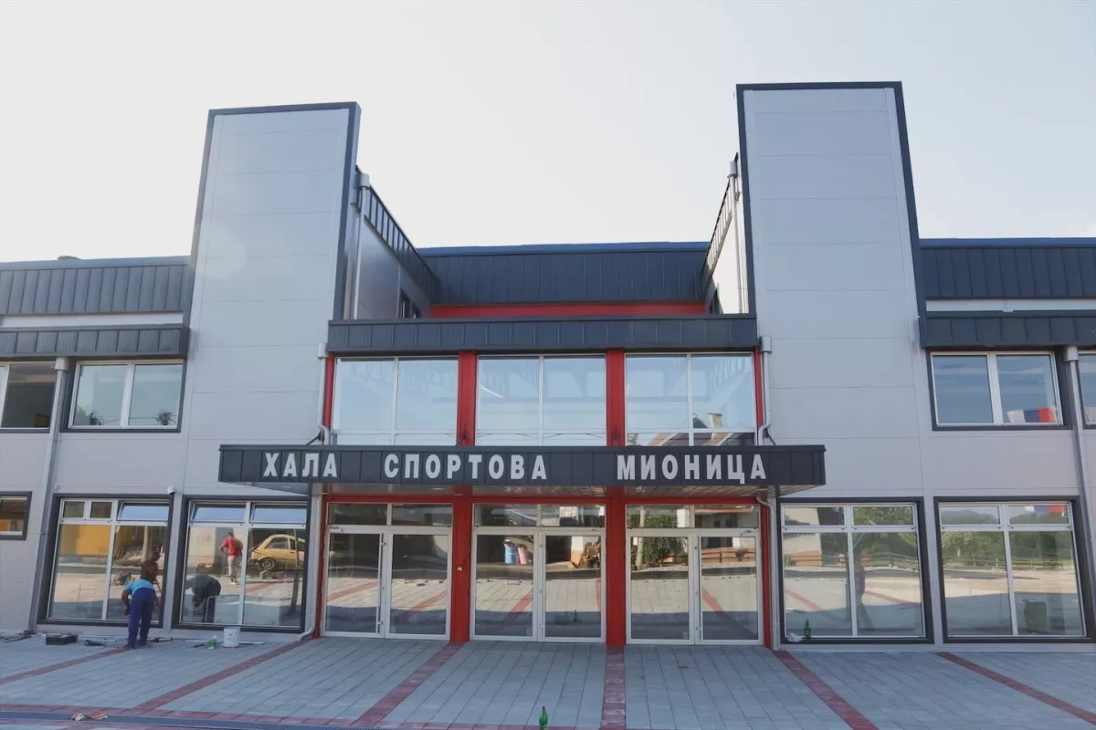 Hala sportova u Mionici
