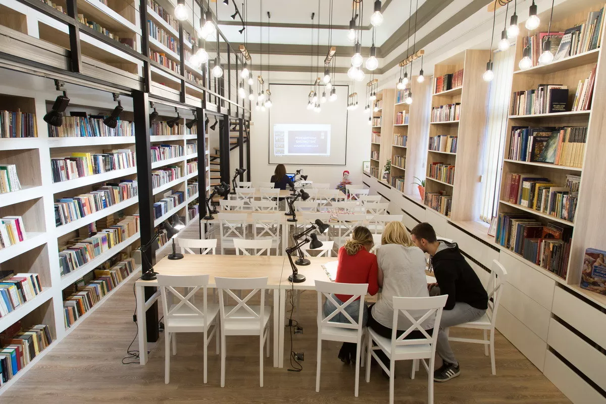 Biblioteka Gimnazije