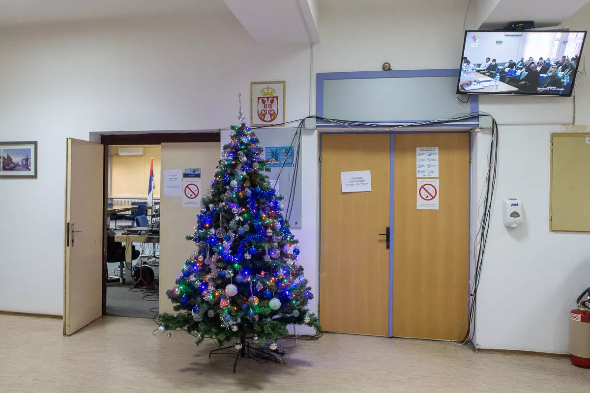 Jelka u holu Skupštine grada