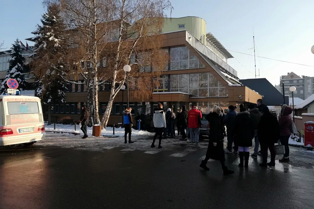 Red ispred Doma zdravlja