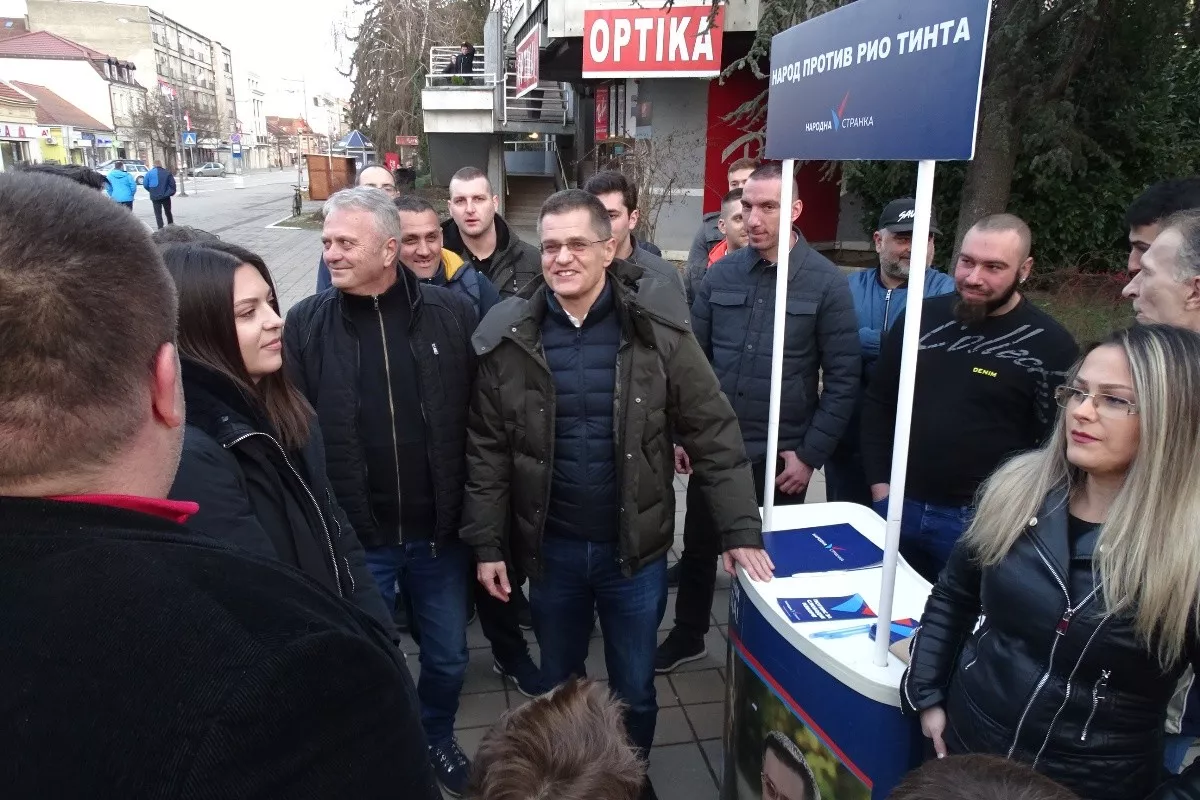 Vuk Jeremić na štandu NS U Valjevu