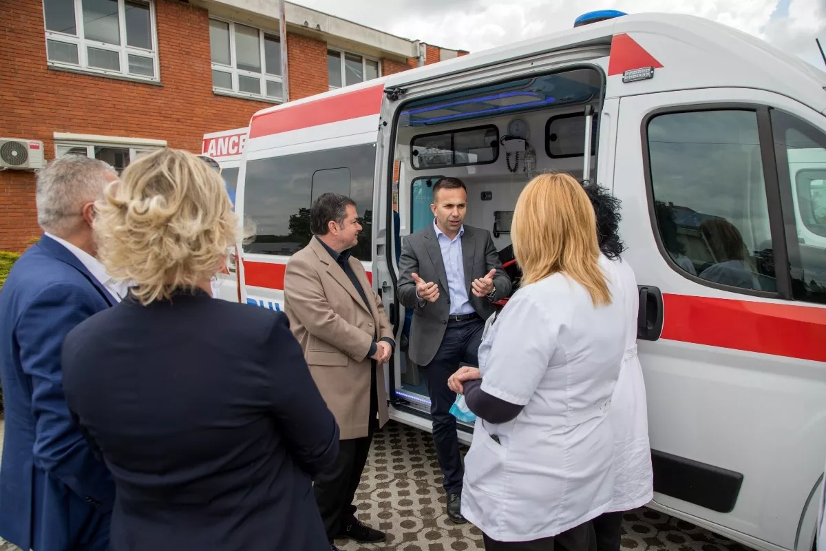 Ministarstvo poklonilo sanitetsko vozilo