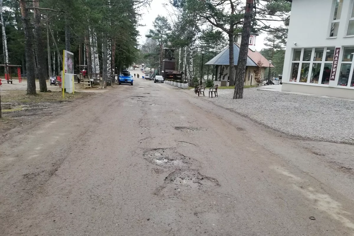 Ulica u centru Divčibara