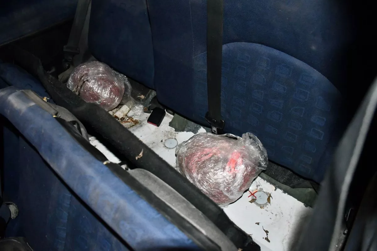 Marihuana ispod sedišta