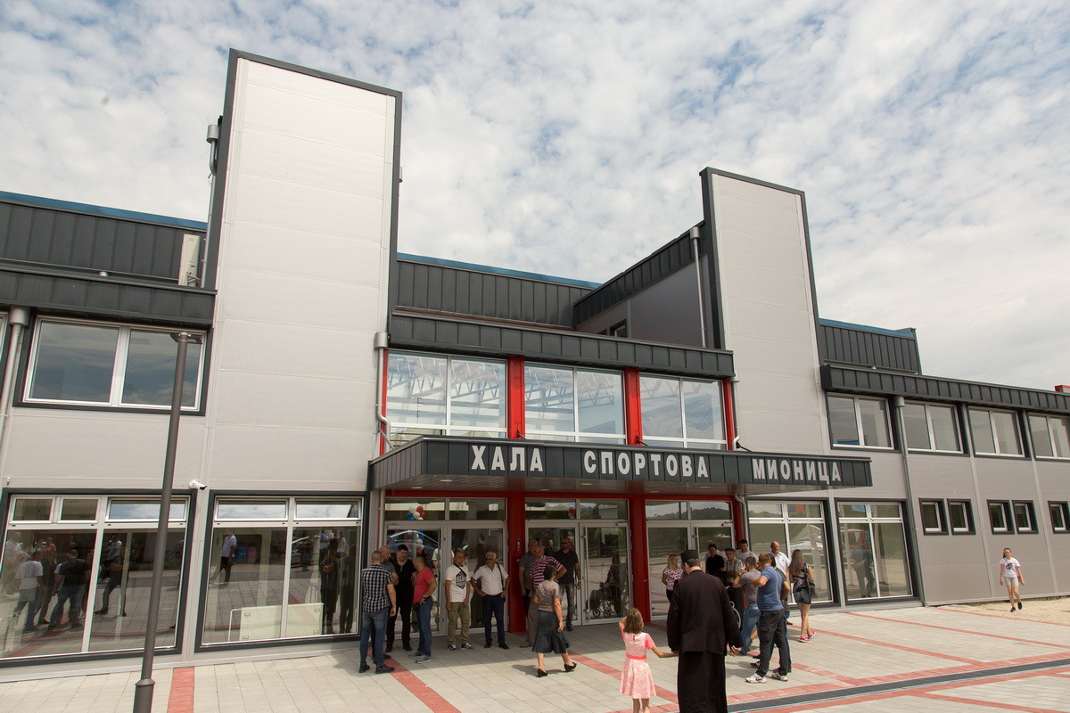 Hala sportova u Mionici