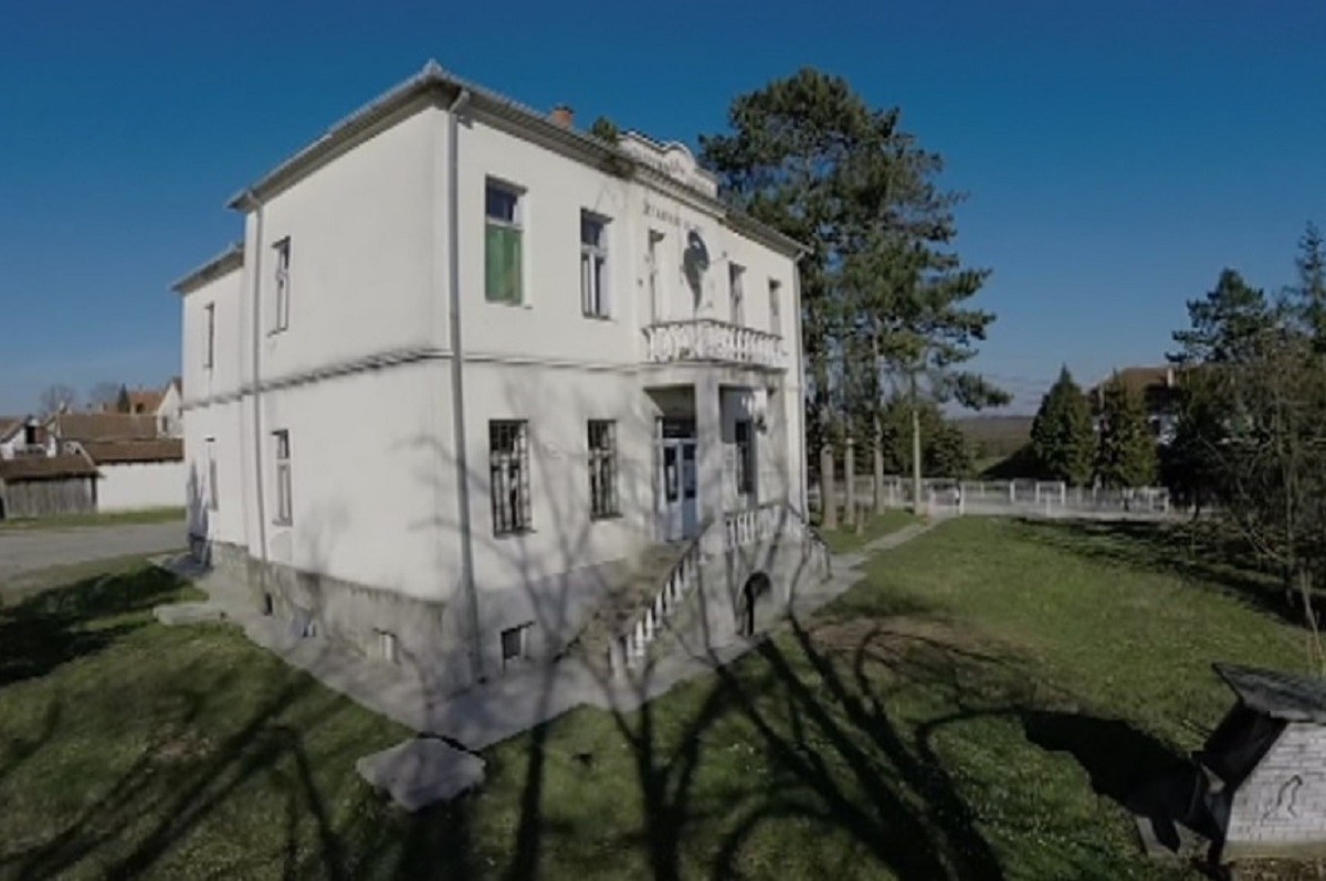 Zadružni Dom zdravlja u Banjanima