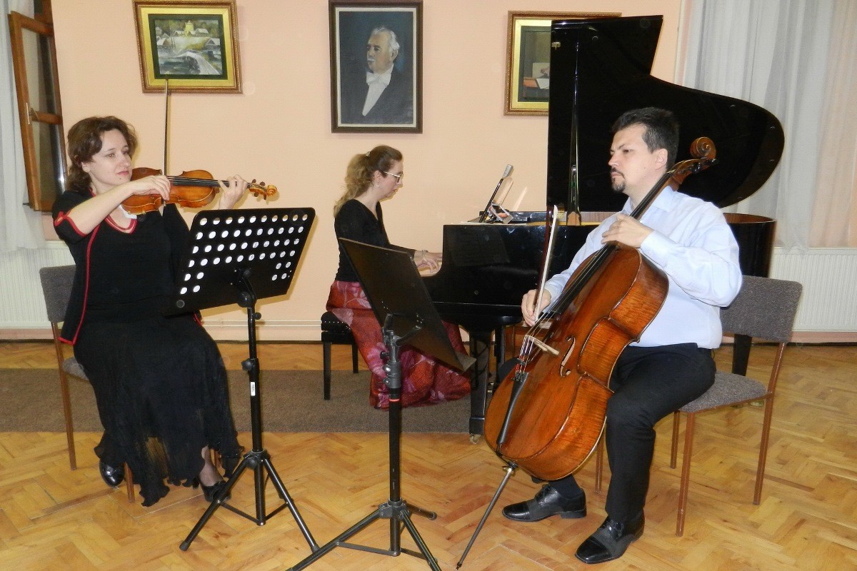 Trio „Classika Aterna”
