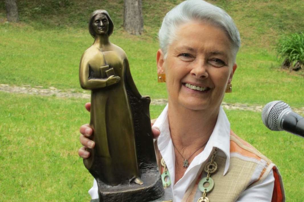 Tanja Kragujevic sa statuetom