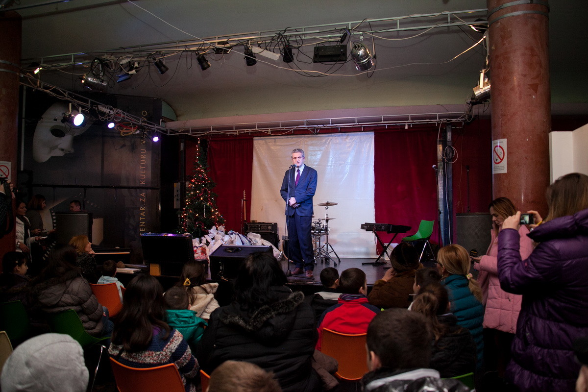 Gradonačelnik Stanko Terzić pozdravlja mališane