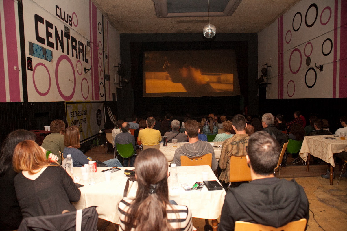 Prkoskop - projekcija filma Živan pravi pank festival