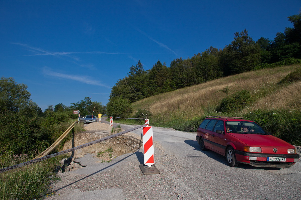 Oštećenje na putu Valjevo - Bajina Bašta, deo iznad Poćute