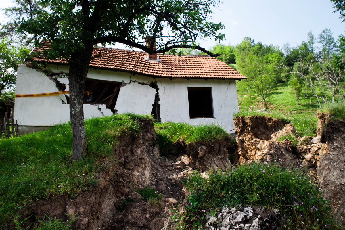 Uništene kuće u Rebelju