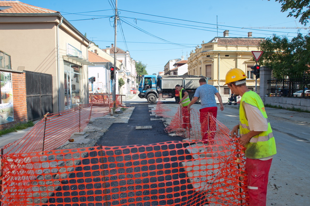 Privođenje radova kraju, ugao Vojvode Mišića i Dr Pantića