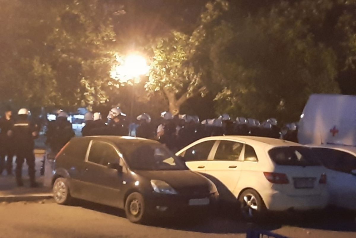 Policija u blizini SNS