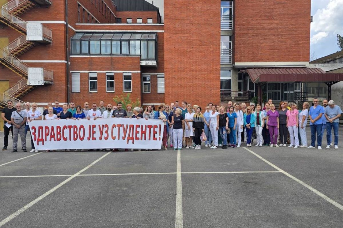 Zaposleni u valjevskoj bolnici (Foto: Kolubarske.rs)
