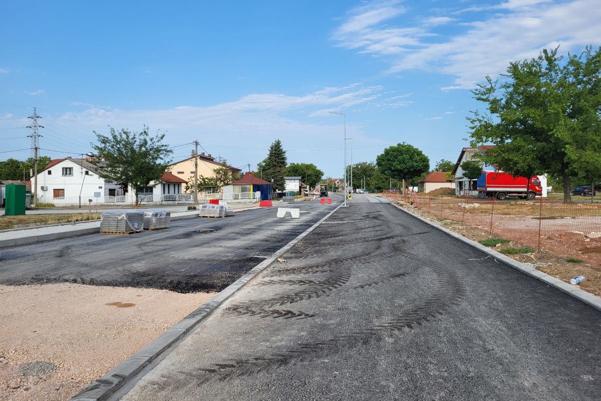 Počelo asfaltiranje prvog dela Suvoborske