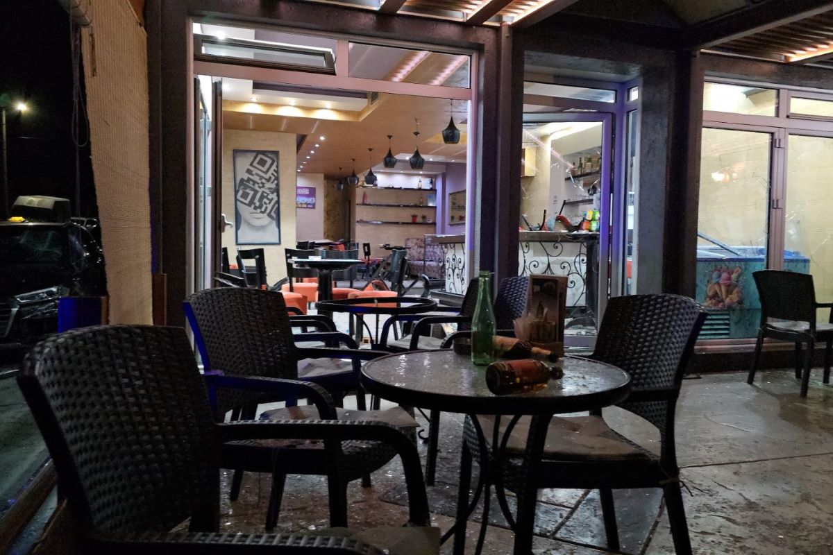 Demoliran kafić Skver (Foto: Kolubarske.rs)