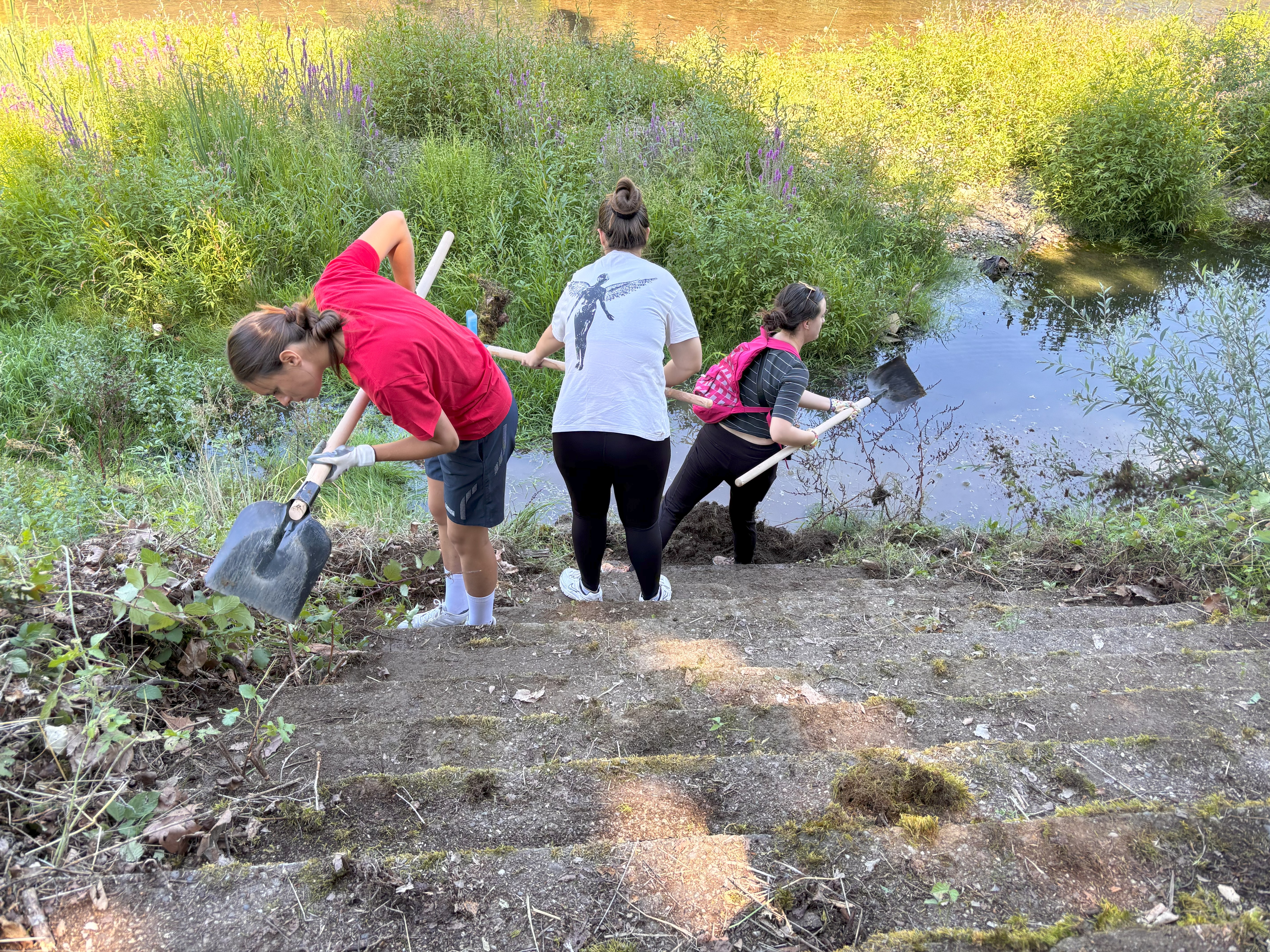 Skupljanje smeća i čišćenje stepenica