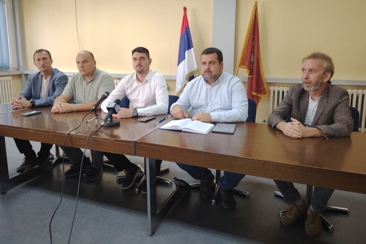 Odbornici koalicije sVAnuće