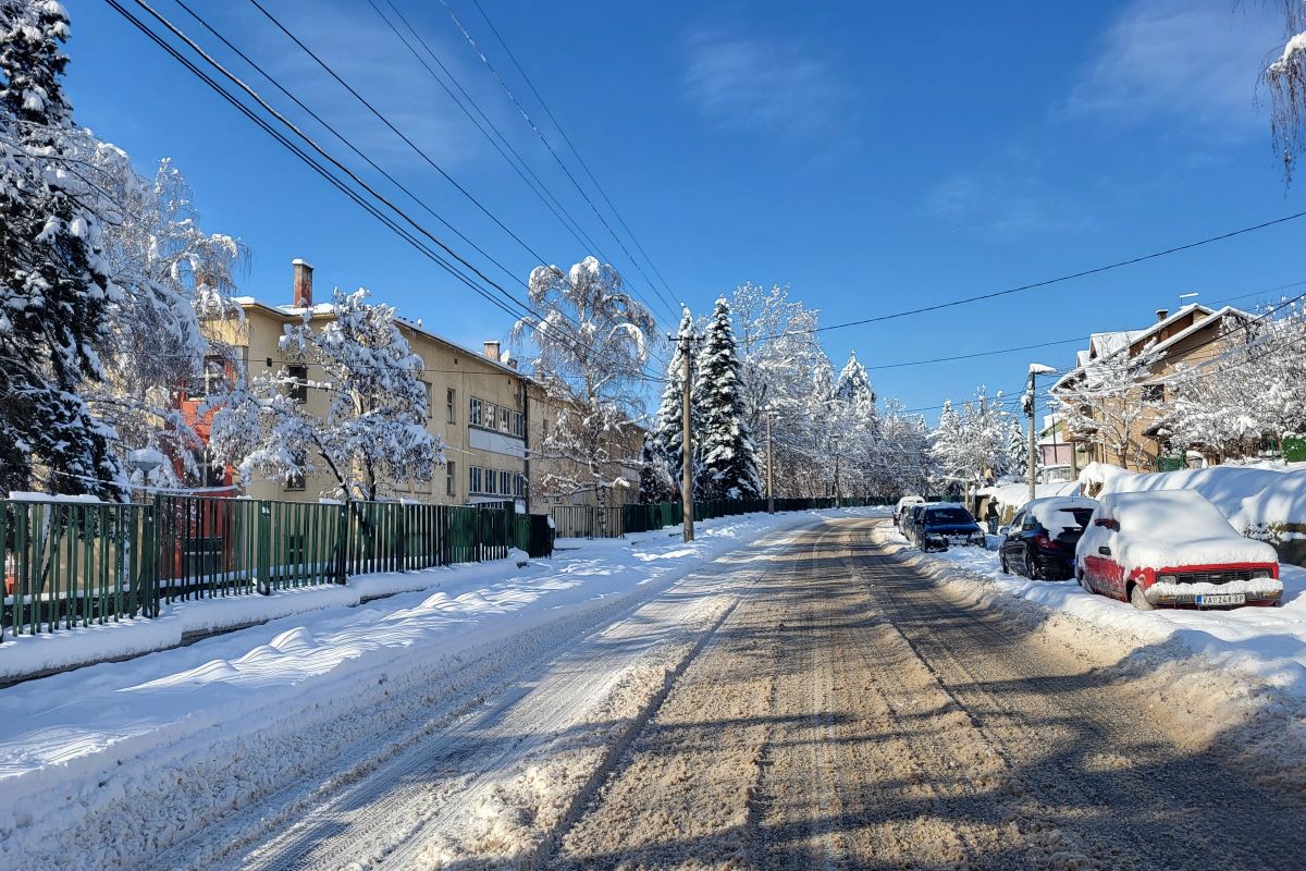 Sneg u Valjevu (Foto: Kolubarske.rs)