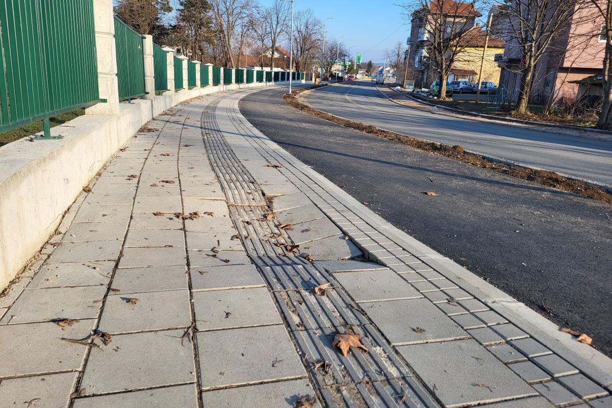 Behaton ploče u Suvoborskoj (Foto: Kolubarske.rs)