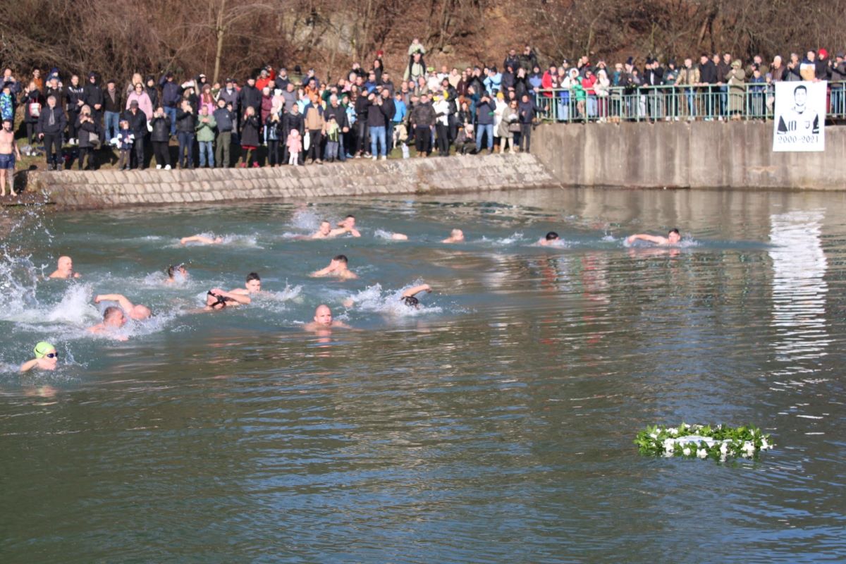 Plivanje za Časni bogojavljenski krst