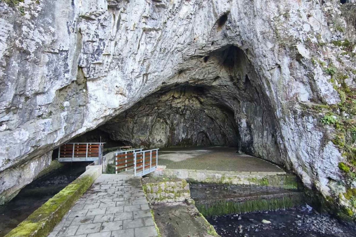Petnička pećina (Foto: Kolubarske.rs)