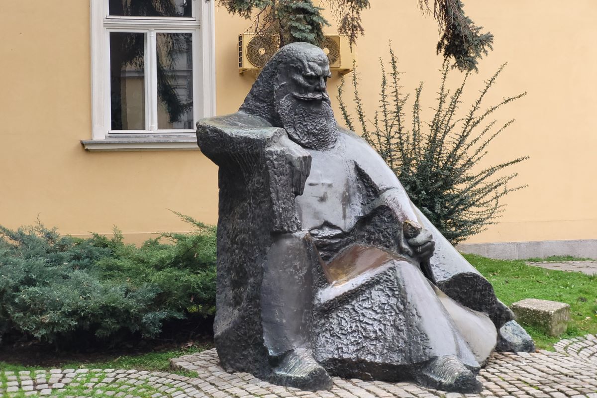 Spomenik proti Mateji Nenadoviću (Foto: Kolubarske.rs)