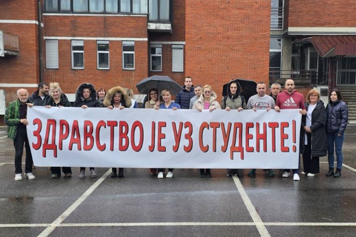 16 minuta tišine ispred bolnice