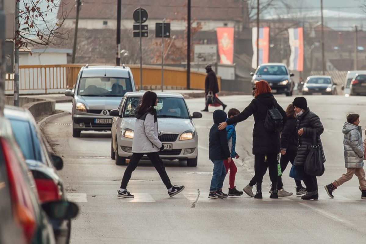Pešaci (Foto: Kolubarske.rs)