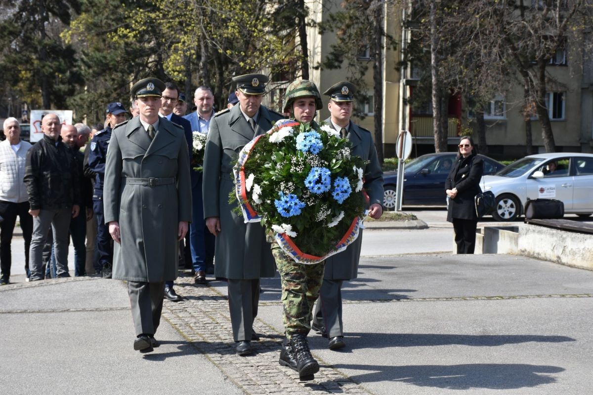 Predstavnici VS položili venac (Foto: www.valjevo.rs)