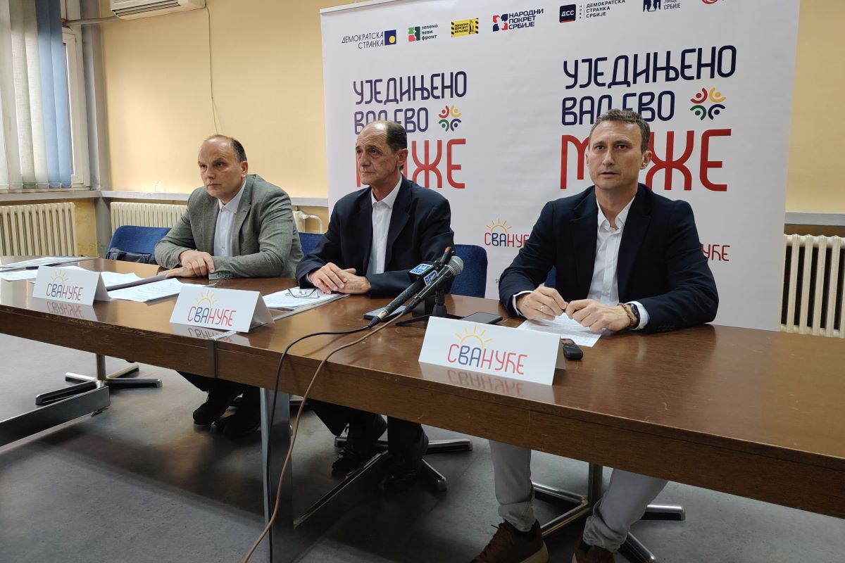 Odbornici koalicije sVAnuće (Foto: Klubarske.rs)