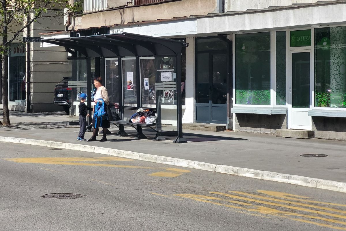 Autobusko stajalište (Foto: Kolubarske.rs)