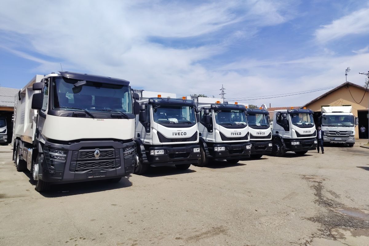 Pet novih komunalnih vozila