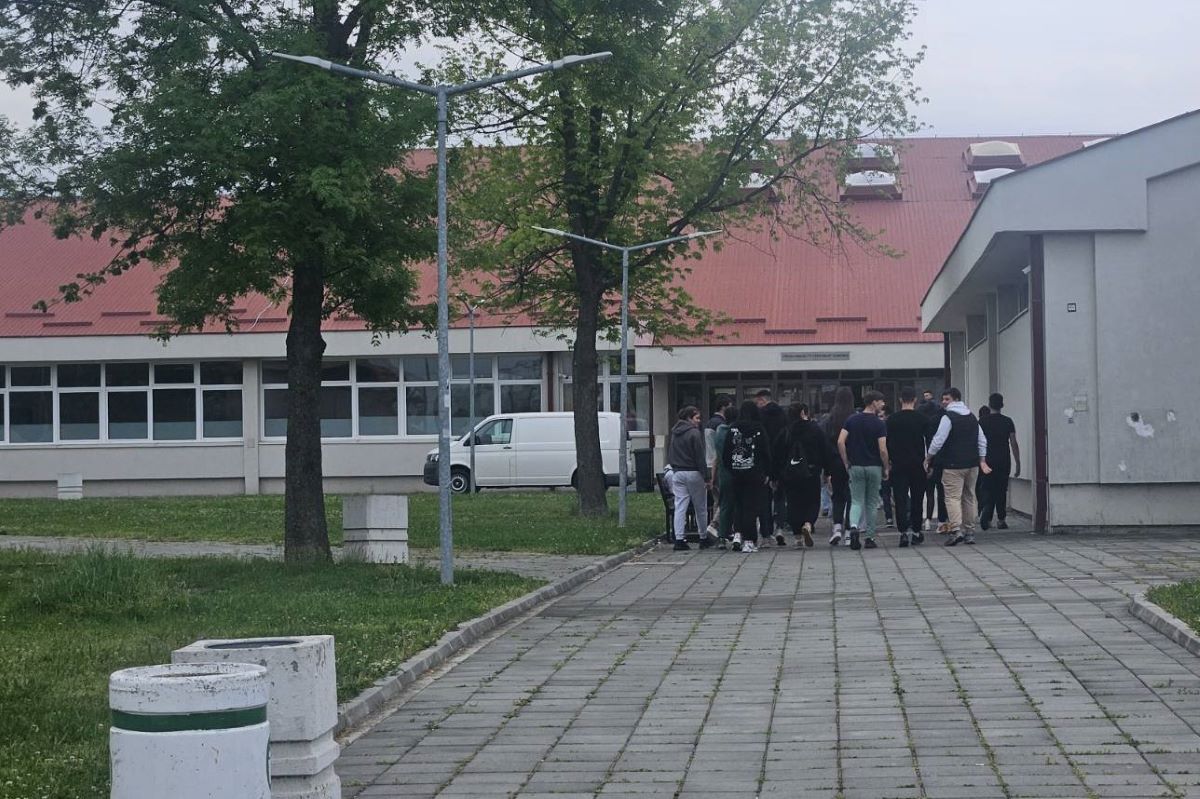 Bojkot nastave u Srednjoj školi u Lajkovcu (Foto: Adam Radosavljević)