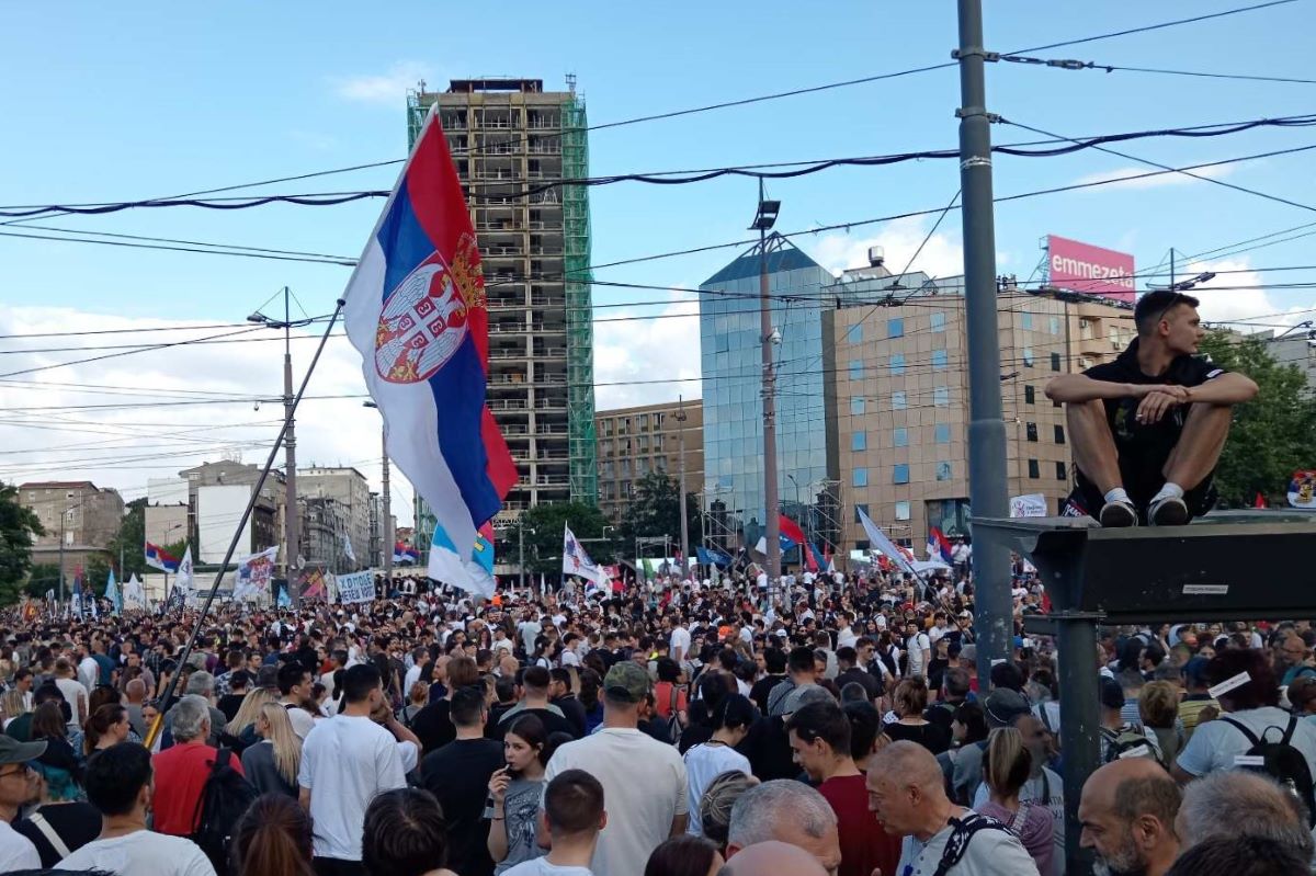 Skup na Slaviji (Foto: Kolubarske.rs)