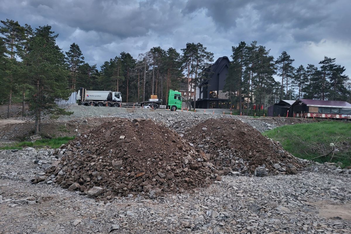 Deponovanje iskopa i materijala