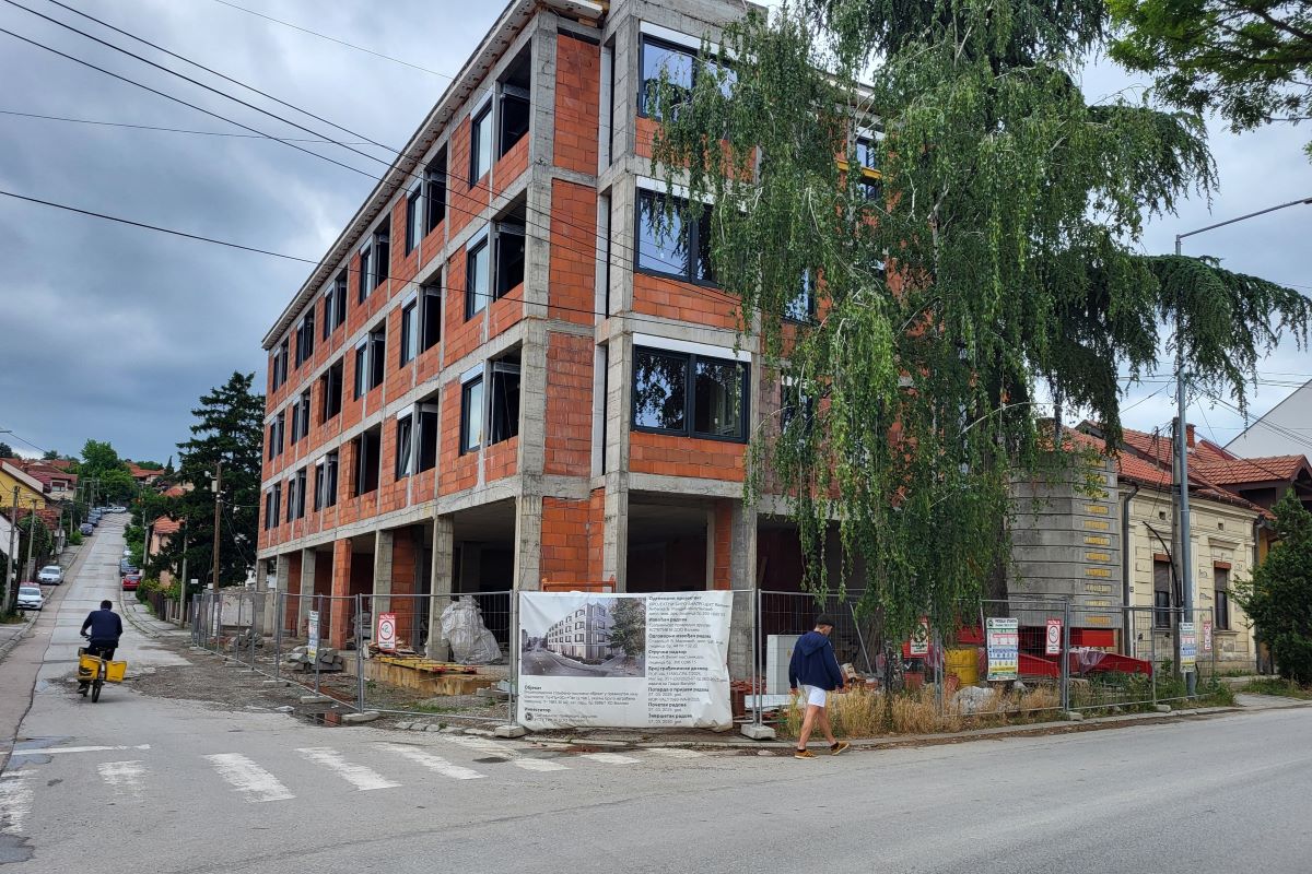 Estetik M - Dušanova 51 (Foto: Kolubarske.rs)
