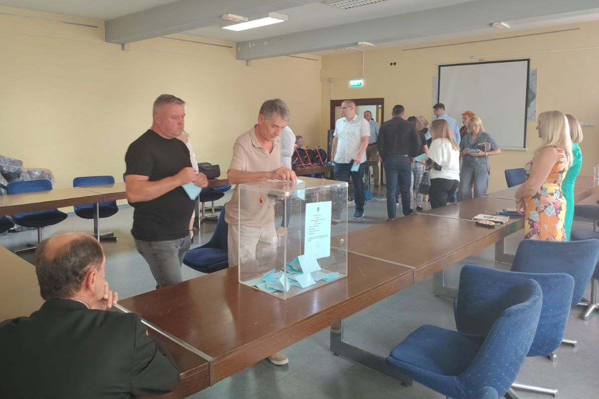 Glasanje za članove Gradskog veća (Foto: Kolubarske.rs)
